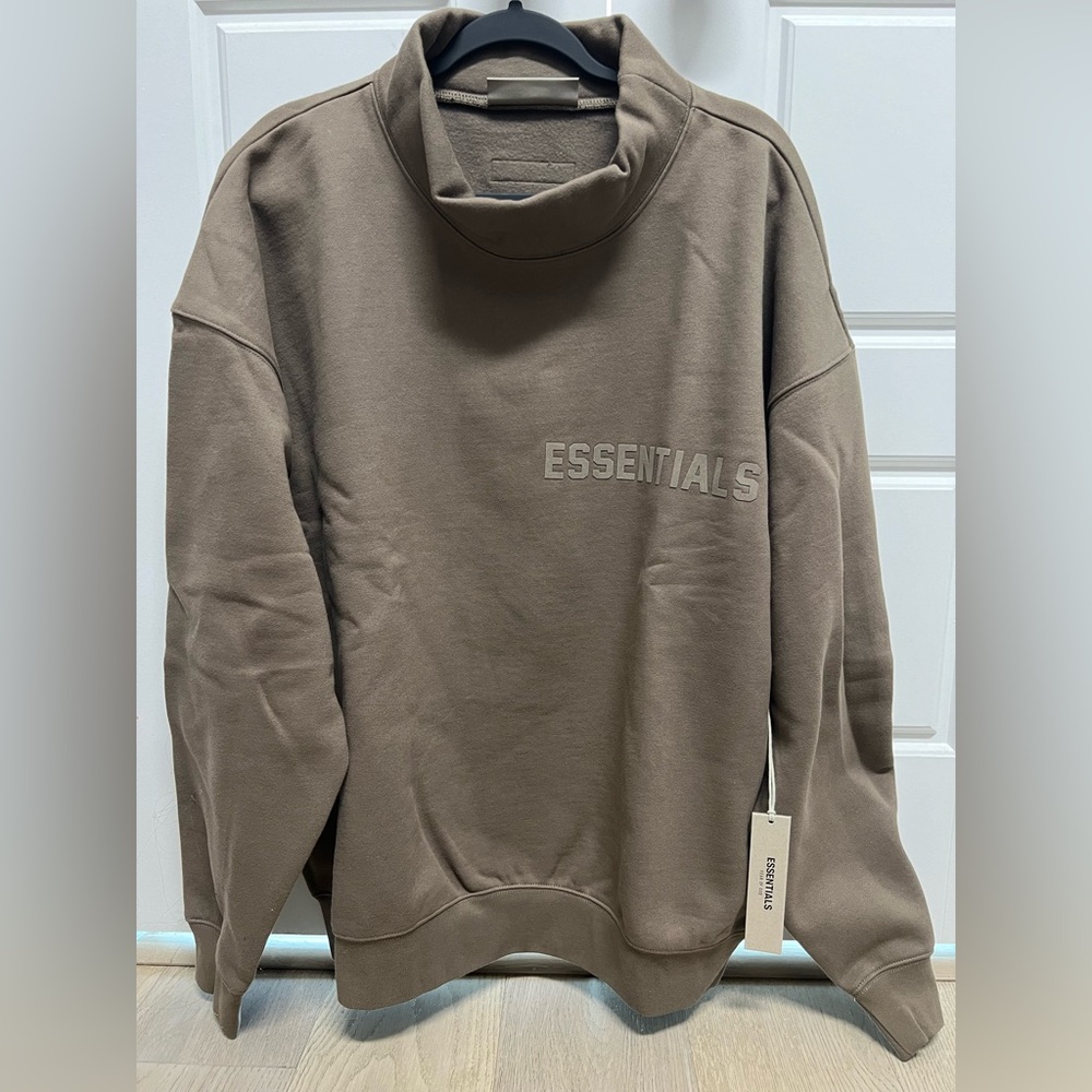 NEW Men’s ESSENTIALS Sweater - Large. With tags and bag